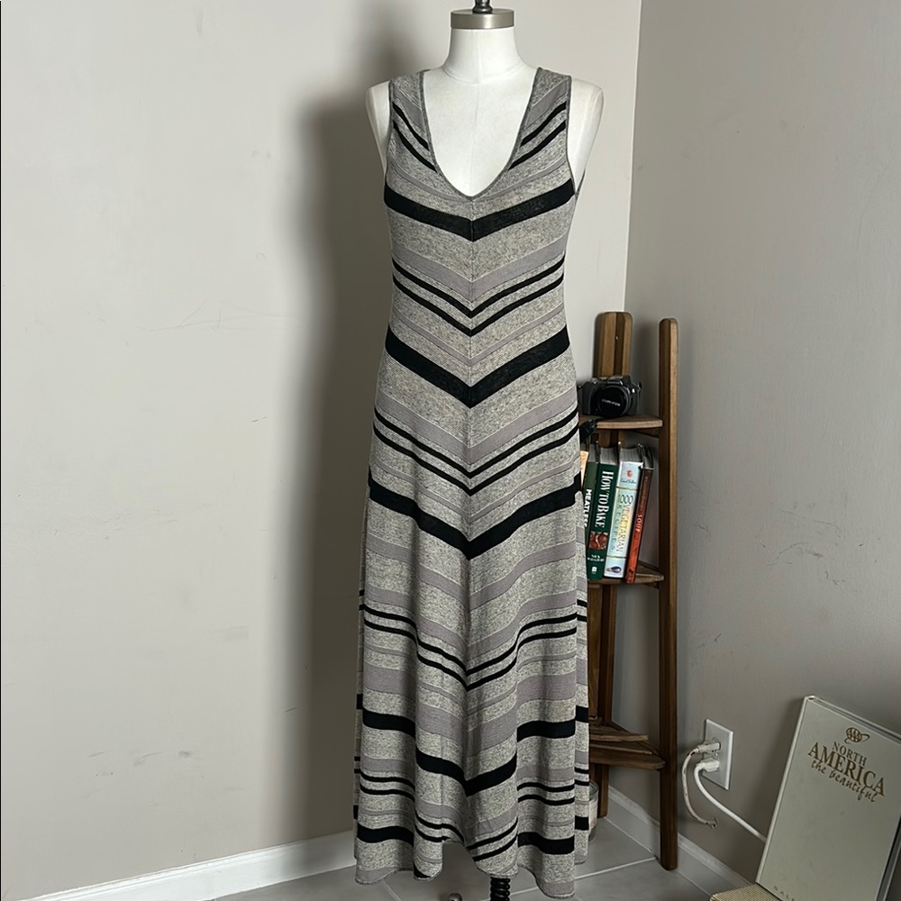 Adolfo Dominguez Black Gray White Chevron Sleeveless V-Neck Maxi Sundress XS
